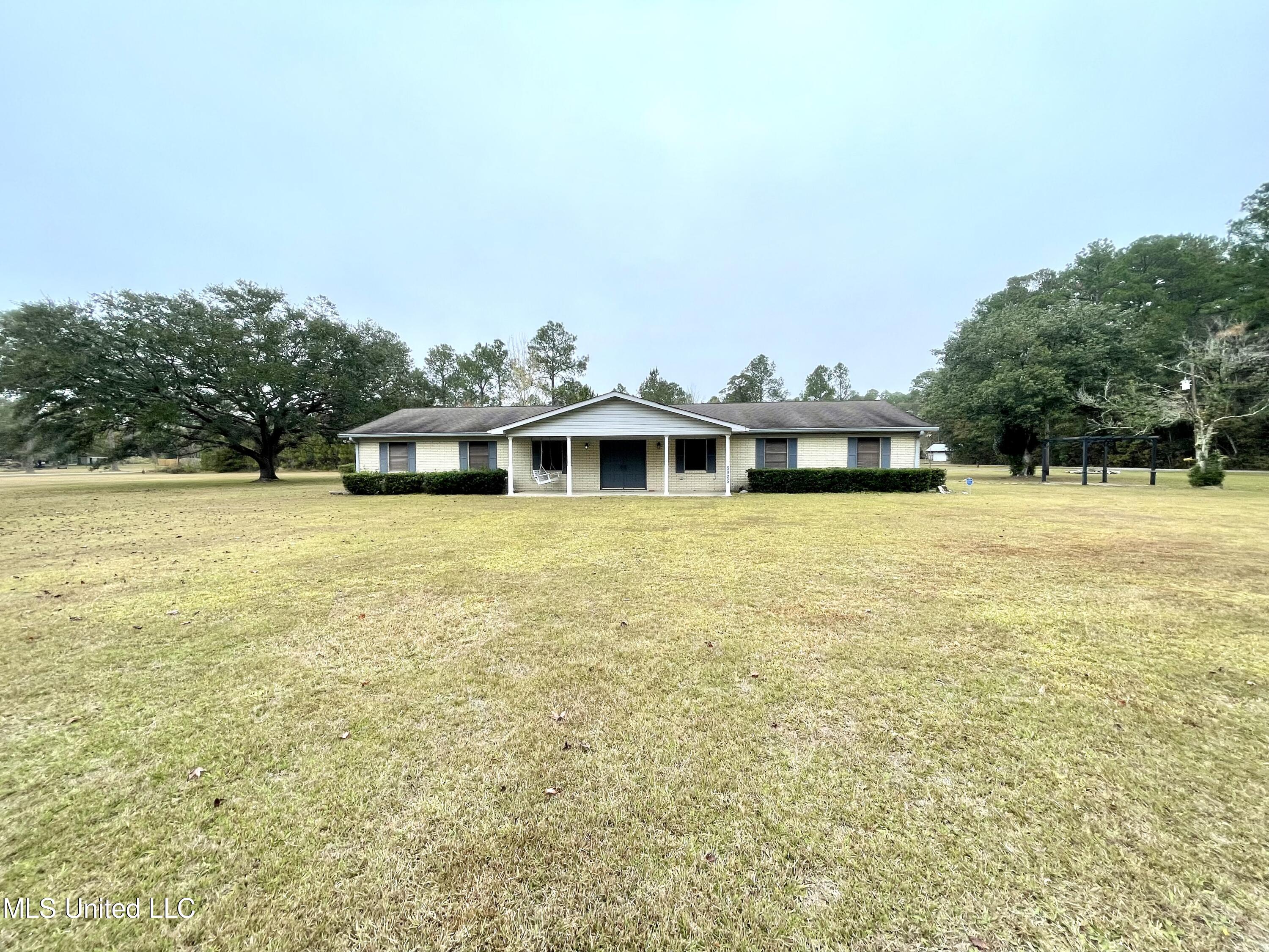 5905 Wildwood Road Moss Point, MS 39562 - Photo 24 of 33 IMG_4944