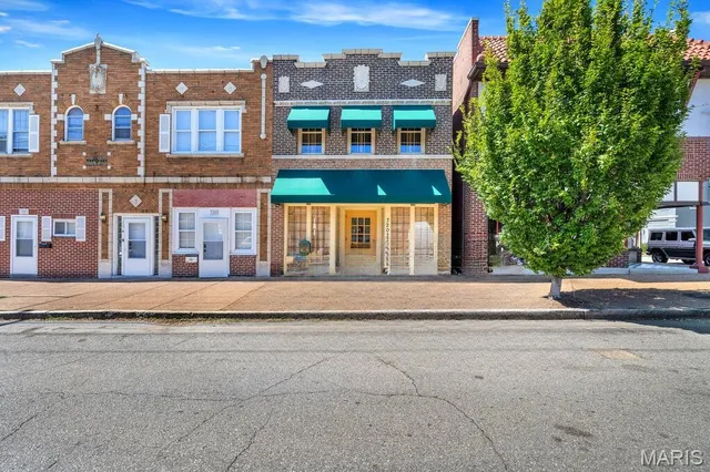 $275,000 | 3203 Ivanhoe Avenue, St. Louis, MO 63139