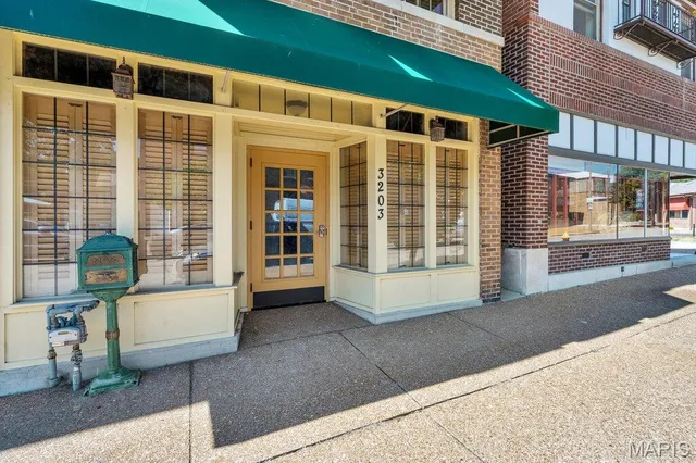 $275,000 | 3203 Ivanhoe Avenue, St. Louis, MO 63139