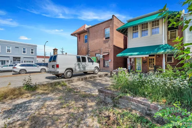 $275,000 | 3203 Ivanhoe Avenue, St. Louis, MO 63139