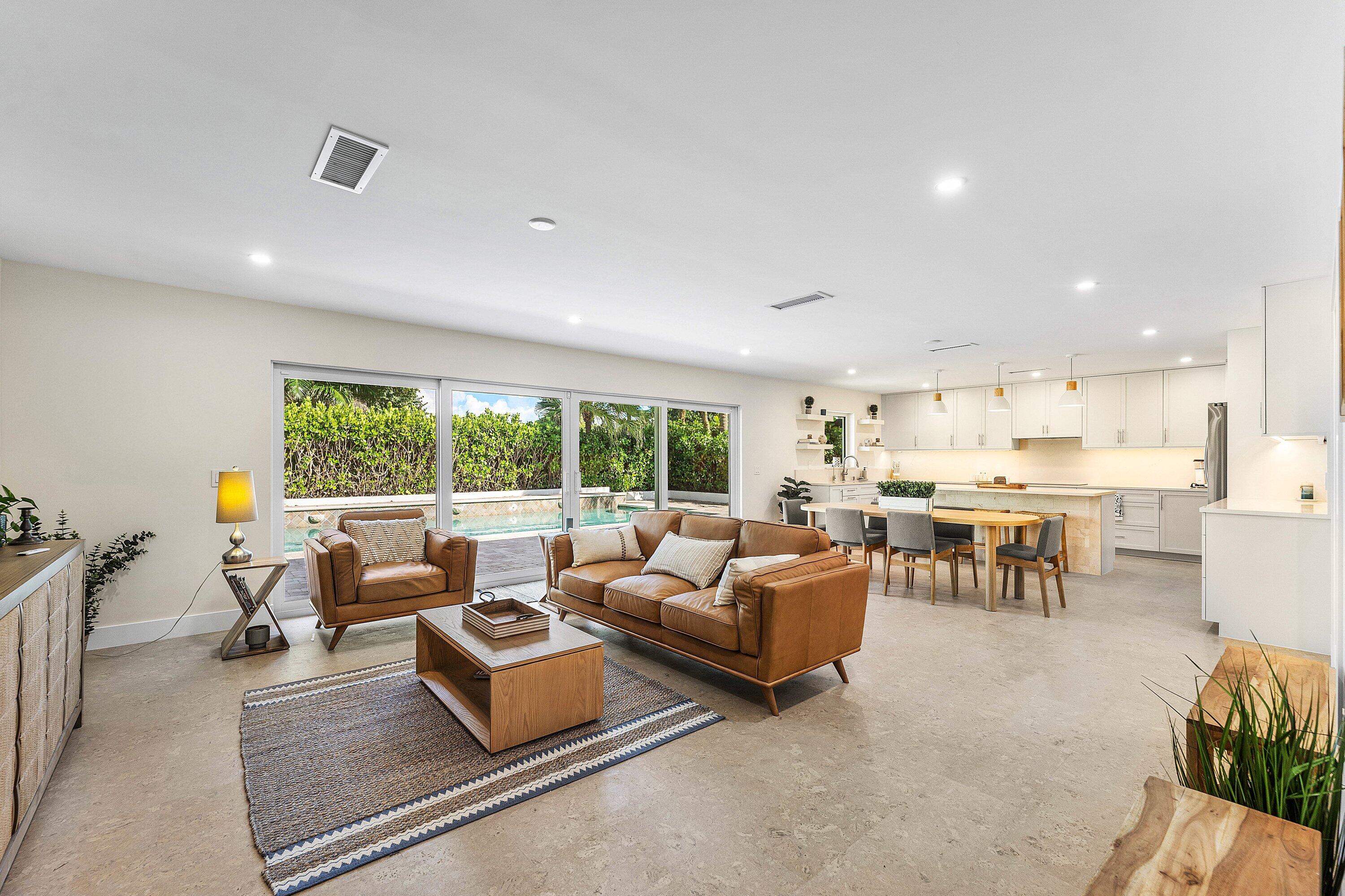 1070 Marble Way Boca Raton, FL 33432 - Photo 15 of 39 Living Area