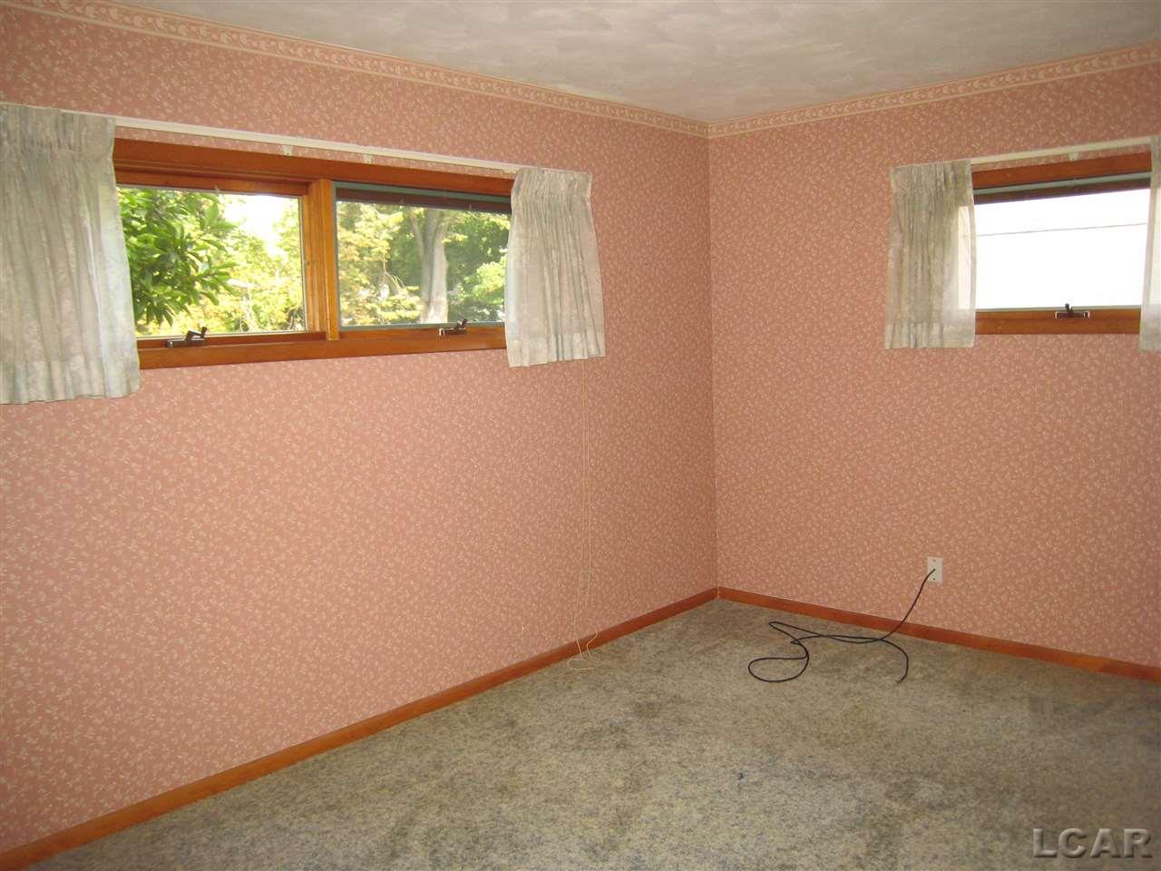 8145 Short Street Clinton, MI 49236 - Photo 18 of 26 31395357-17.JPG