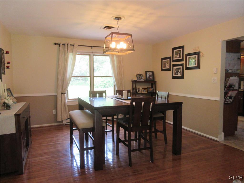 953 Powder Mill Road Bethlehem, PA 18017 - Photo 13 of 33 Dining room