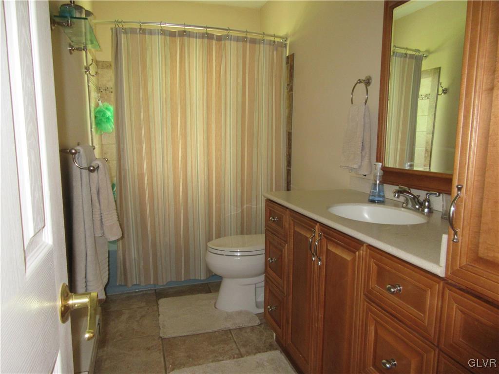 953 Powder Mill Road Bethlehem, PA 18017 - Photo 25 of 33 Full updated bathroom