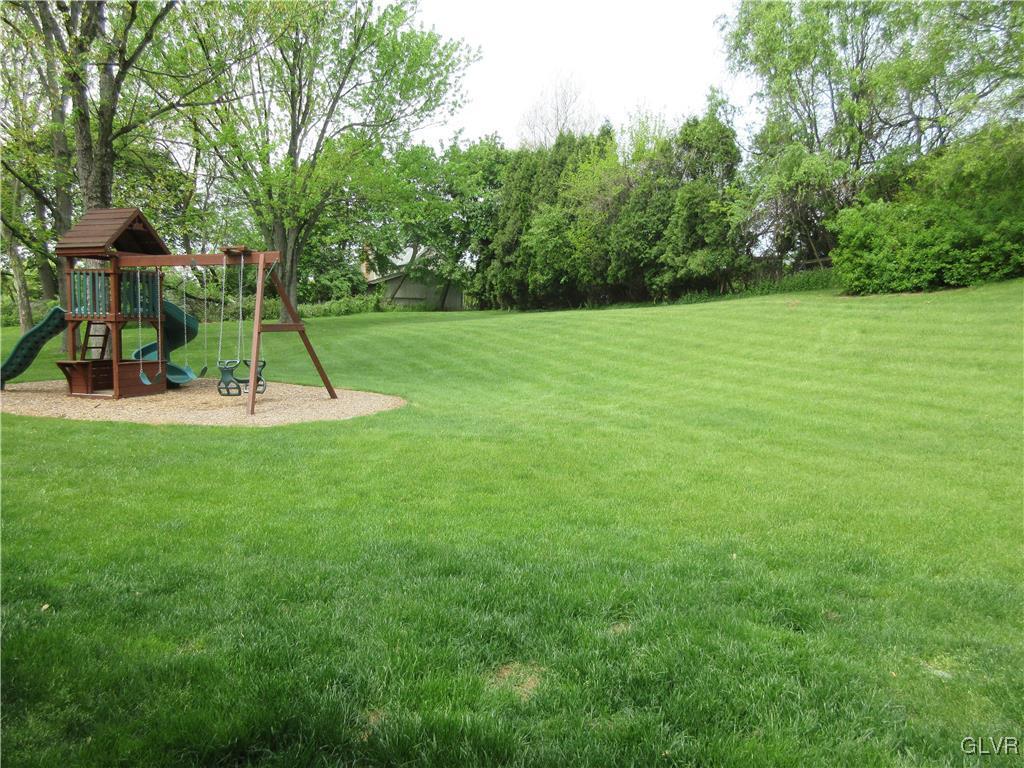 953 Powder Mill Road Bethlehem, PA 18017 - Photo 6 of 33 Play set negotiable