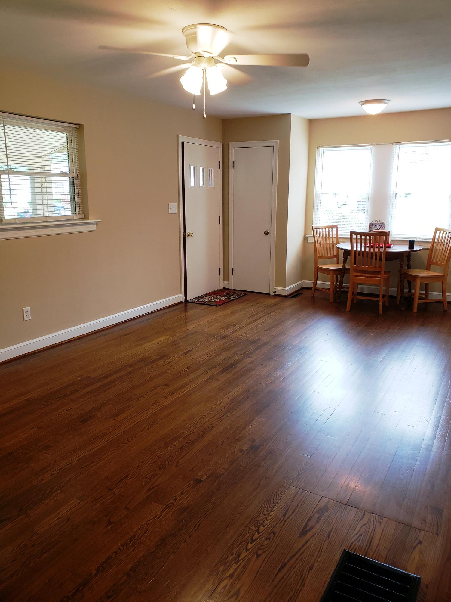 413 Raleigh Avenue Vinton, VA 24179 - Photo 2 of 21 LR 2