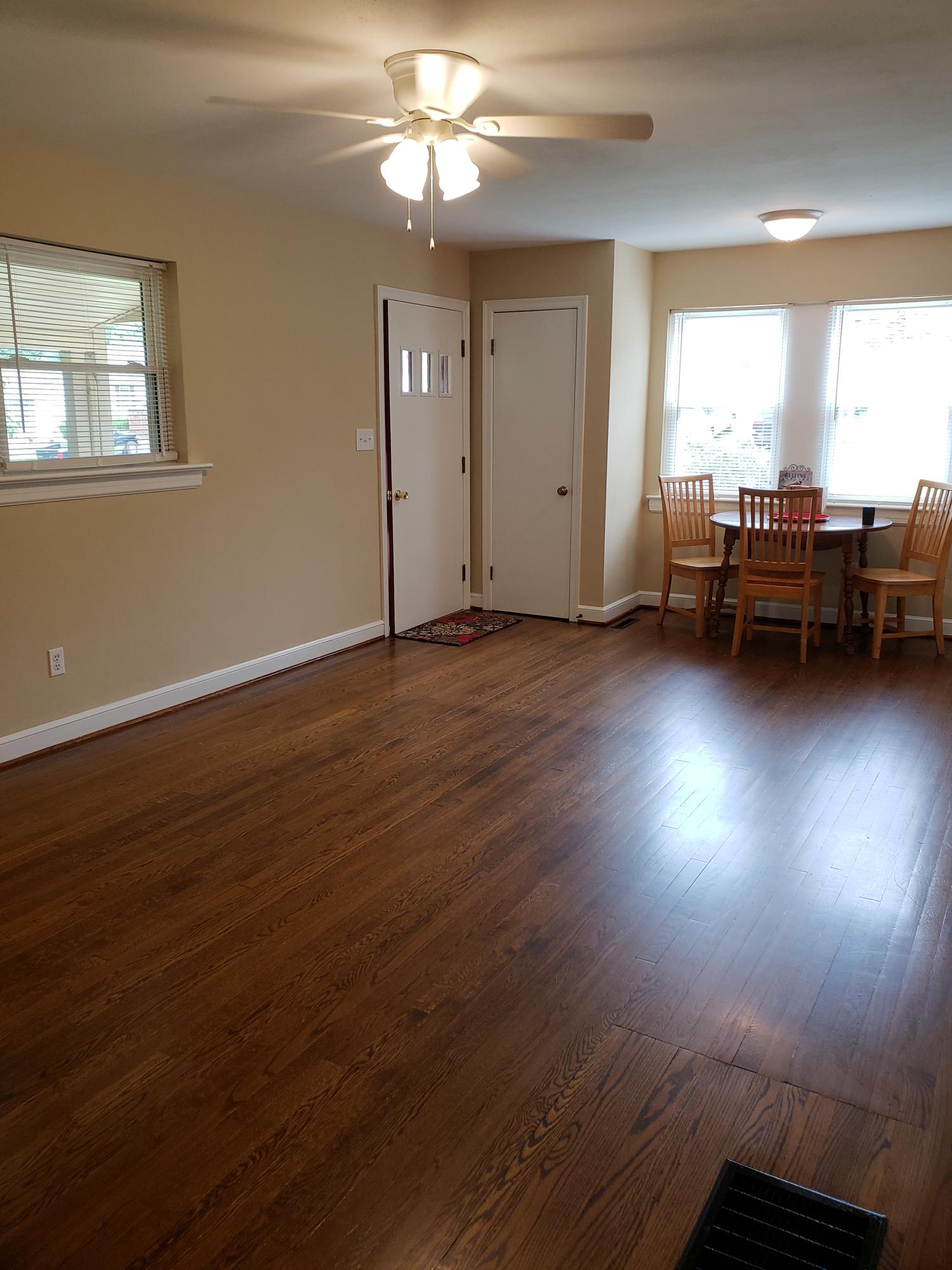 413 Raleigh Avenue Vinton, VA 24179 - Photo 18 of 21 Living Room