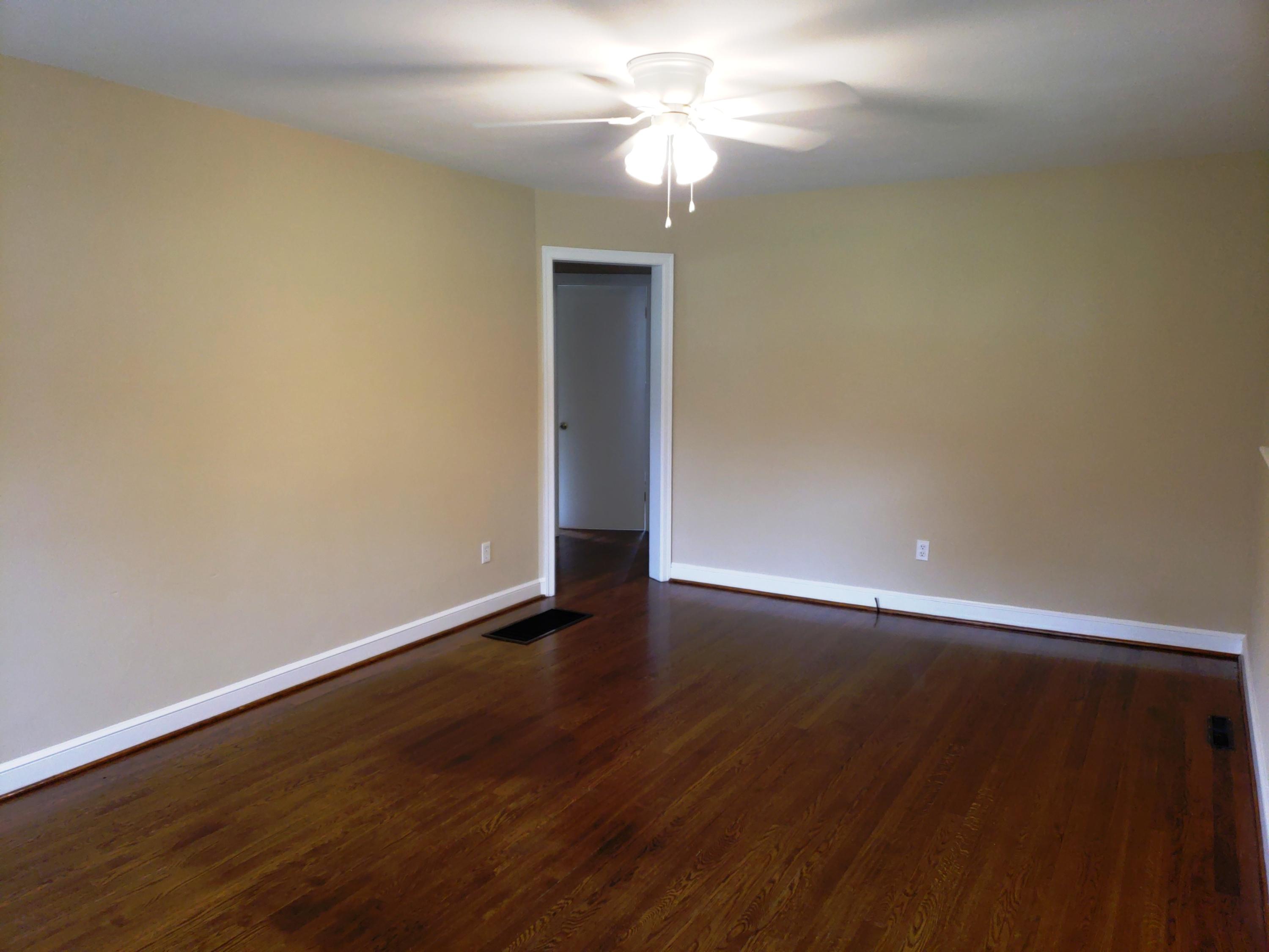 413 Raleigh Avenue Vinton, VA 24179 - Photo 3 of 21 LR
