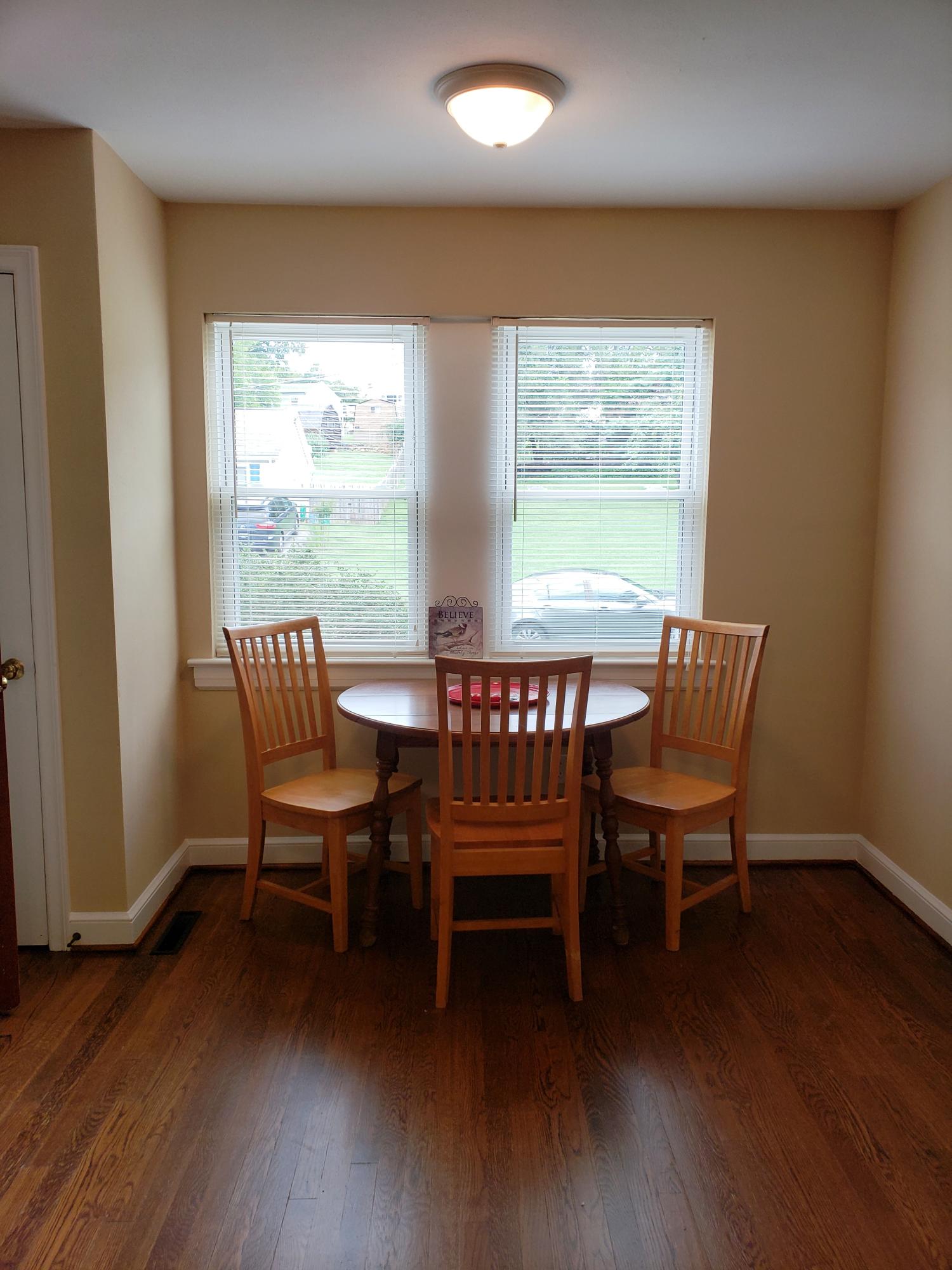 413 Raleigh Avenue Vinton, VA 24179 - Photo 4 of 21 Dining area