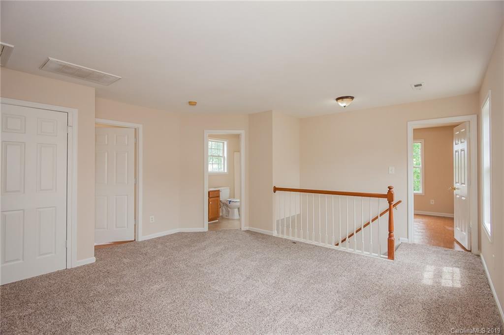 6116 Raisin Tree Lane Charlotte, NC 28215 - Photo 11 of 25 Gallery Image 11