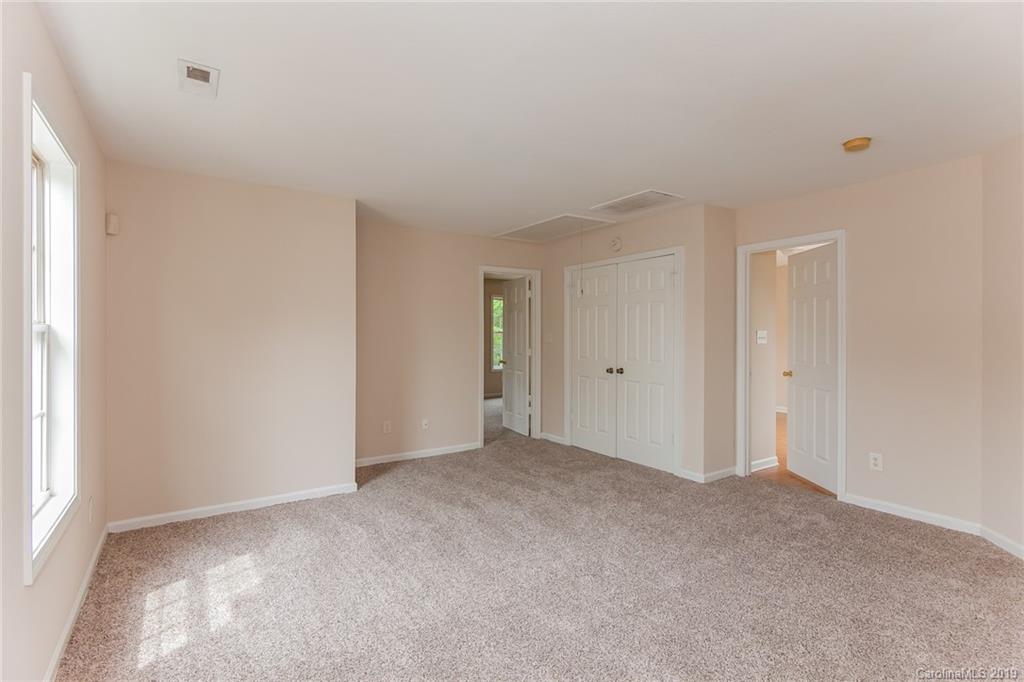 6116 Raisin Tree Lane Charlotte, NC 28215 - Photo 15 of 25 Gallery Image 15