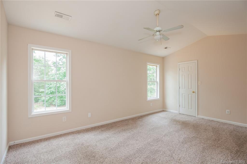 6116 Raisin Tree Lane Charlotte, NC 28215 - Photo 17 of 25 Gallery Image 17