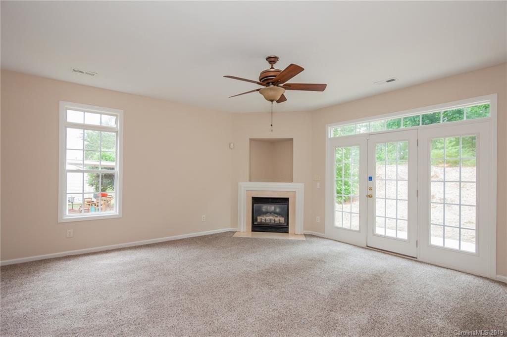 6116 Raisin Tree Lane Charlotte, NC 28215 - Photo 3 of 25 Gallery Image 3