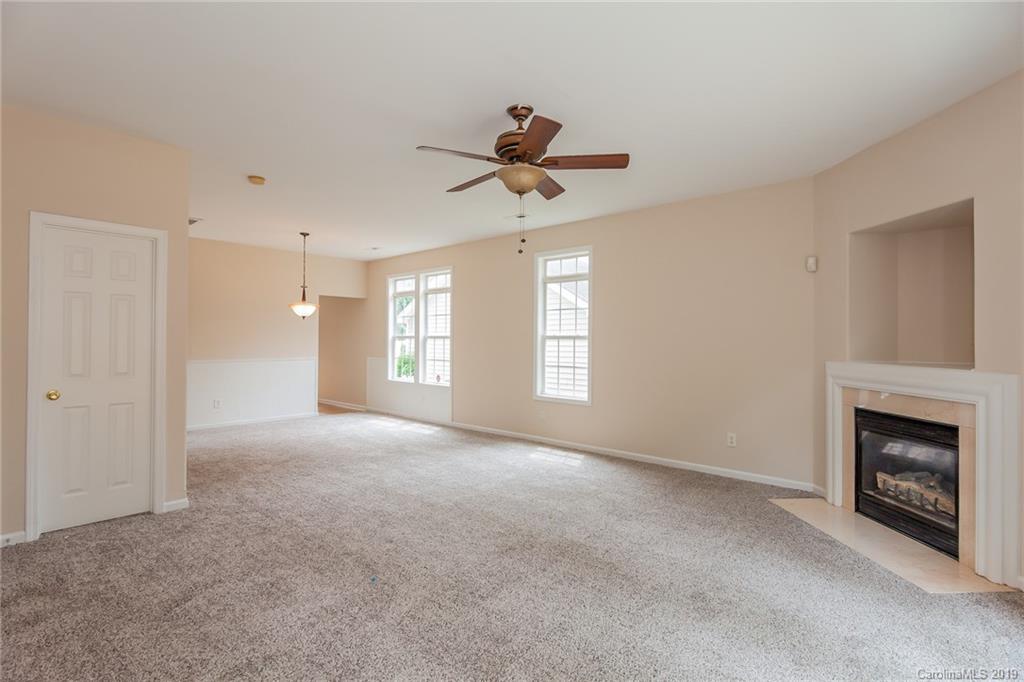 6116 Raisin Tree Lane Charlotte, NC 28215 - Photo 6 of 25 Gallery Image 6