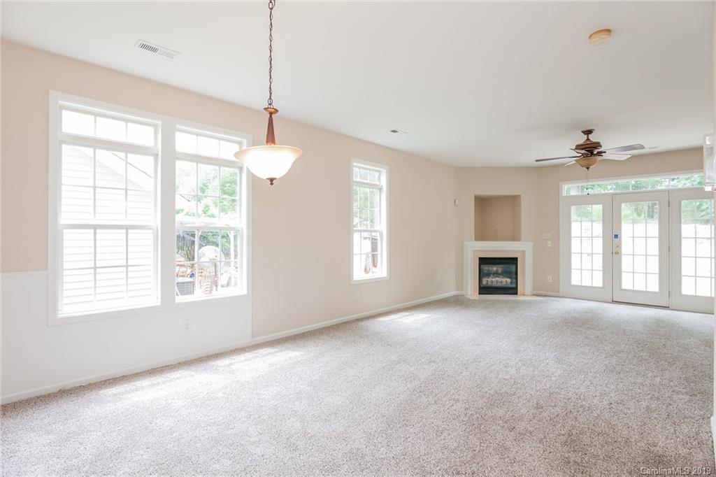 6116 Raisin Tree Lane Charlotte, NC 28215 - Photo 7 of 25 Gallery Image 7