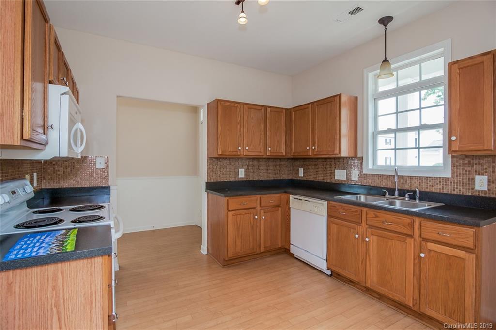 6116 Raisin Tree Lane Charlotte, NC 28215 - Photo 9 of 25 Gallery Image 9