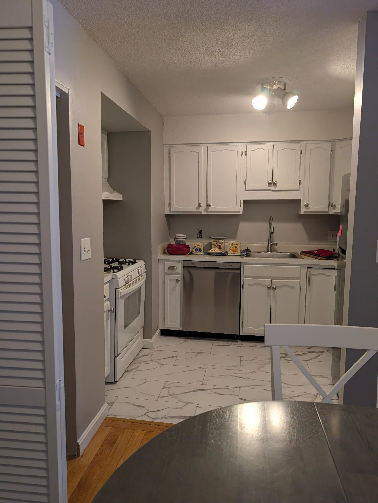 414 Spring Brook Circle Portsmouth, NH 03801 - Photo 6 of 44