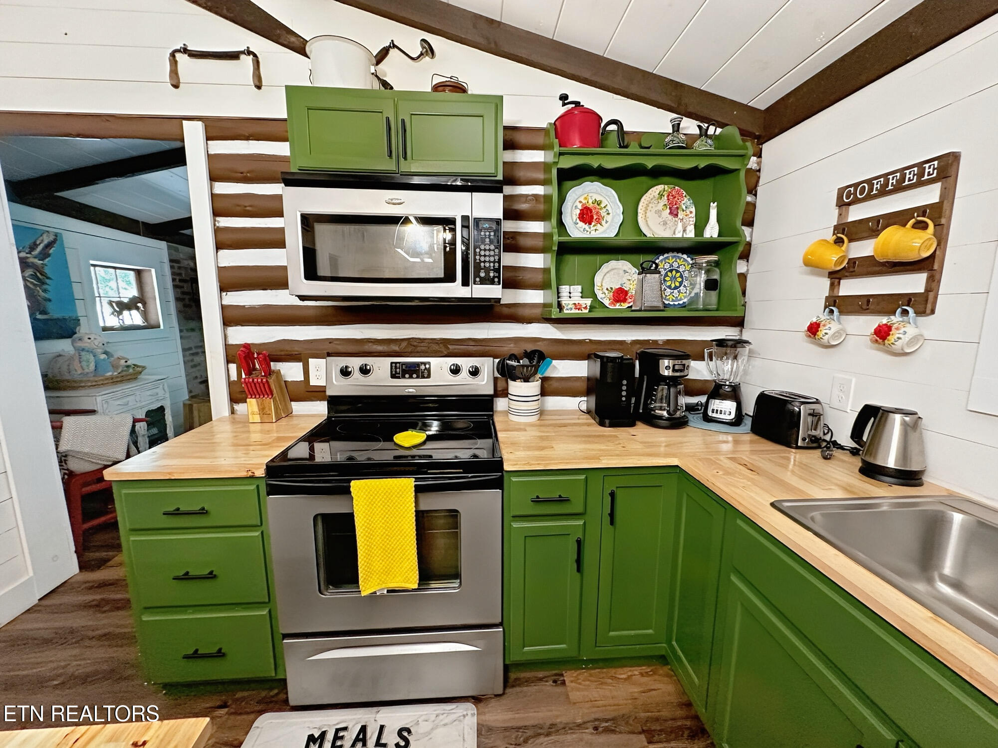 576 Mill Creek Road Pigeon Forge, TN 37863 - Photo 13 of 31 Kitchen