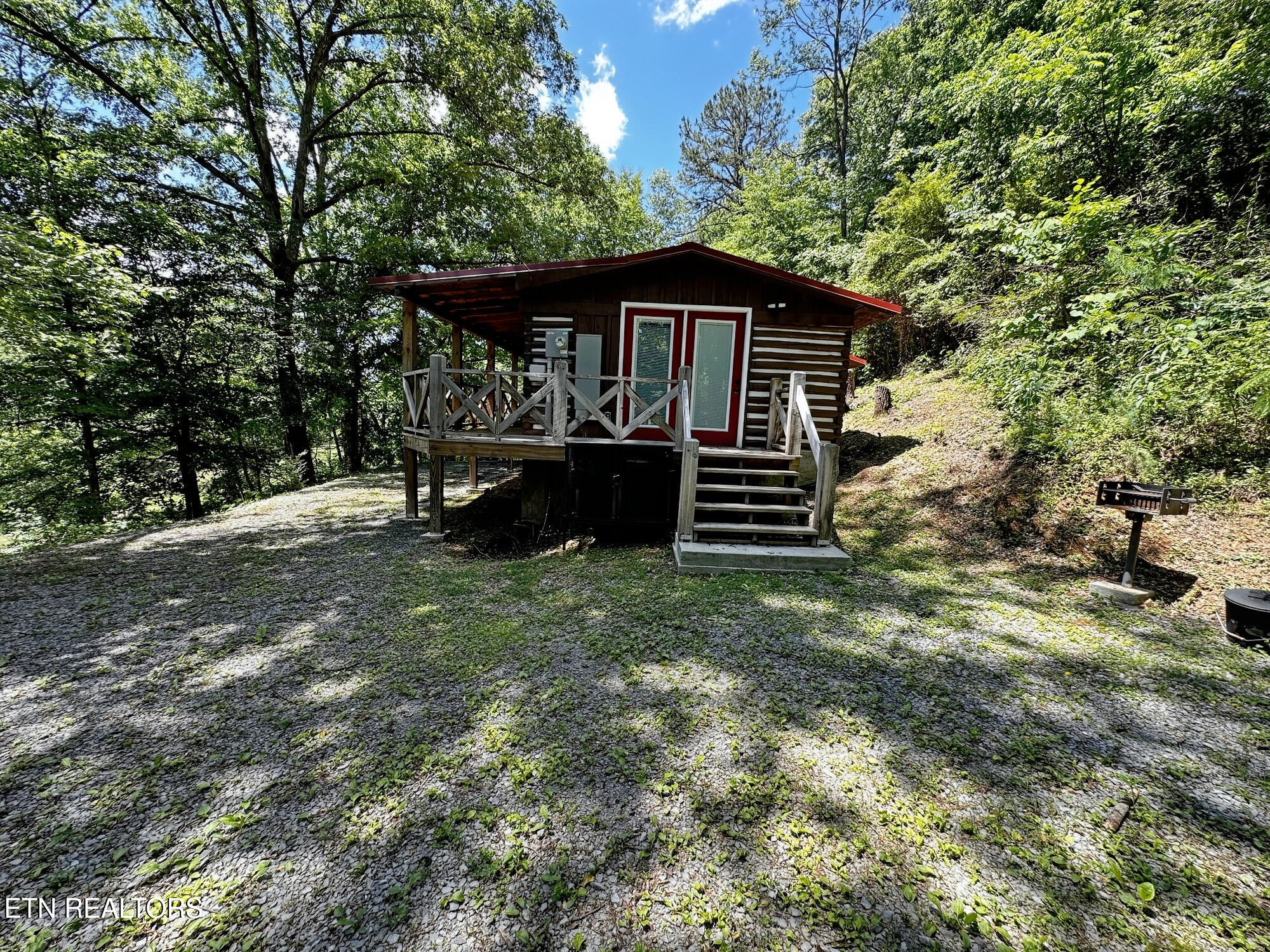 576 Mill Creek Road Pigeon Forge, TN 37863 - Photo 30 of 31 Side yard