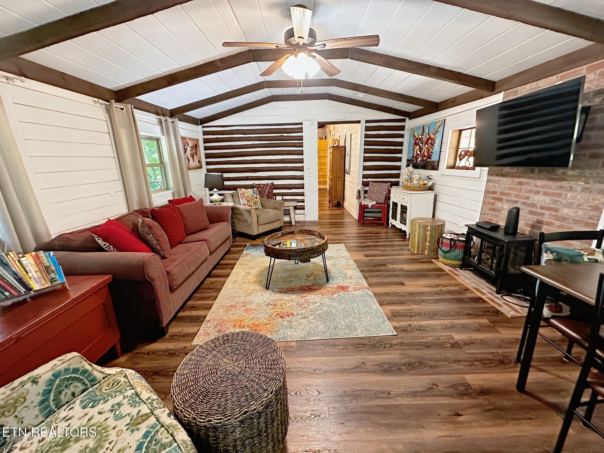 576 Mill Creek Road Pigeon Forge, TN 37863 - Photo 6 of 31 Living room