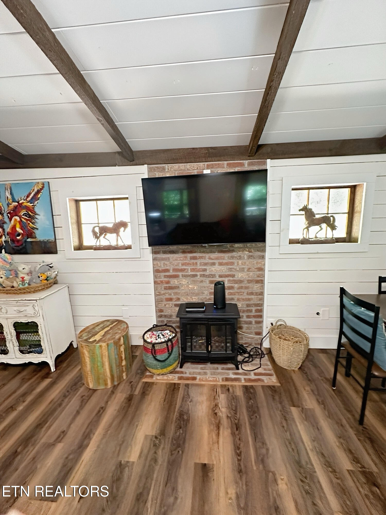 576 Mill Creek Road Pigeon Forge, TN 37863 - Photo 10 of 31 Electric fireplace