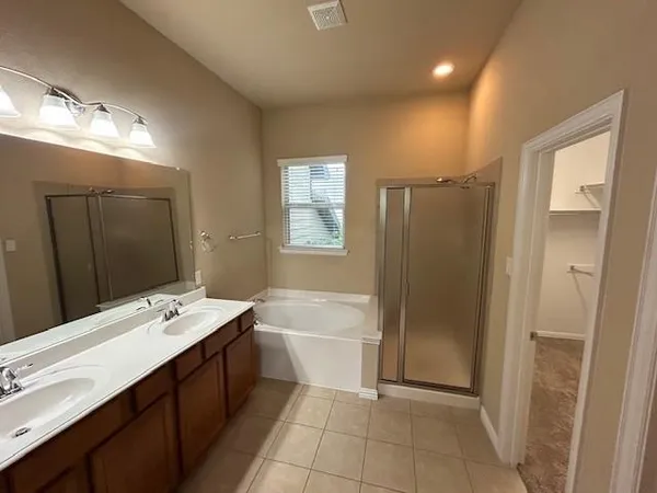 $2,800 | 1617 Black Duck Terrace, Unit E, Carrollton, TX 75010