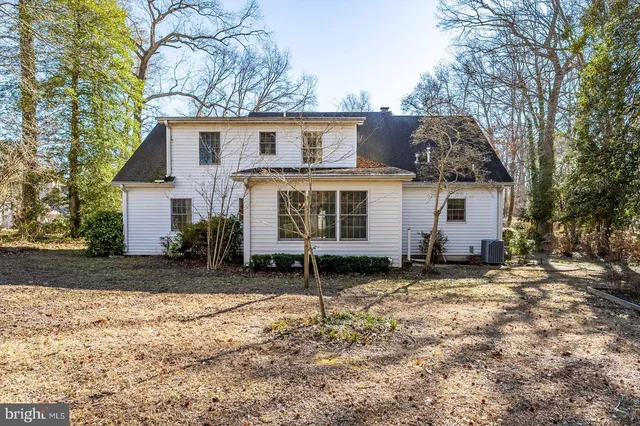 a view of an entryway with staircase