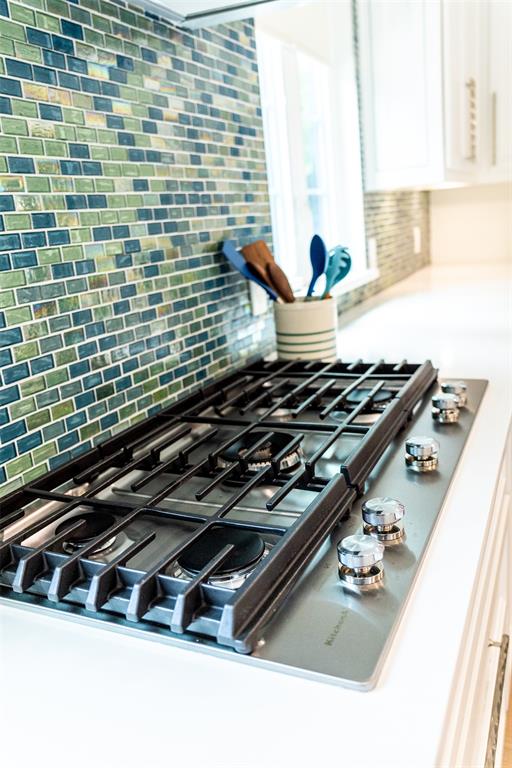 1223 Ridgewood Circle Southlake, TX 76092 - Photo 12 of 24 a close up of a stove top oven sitting on a floor