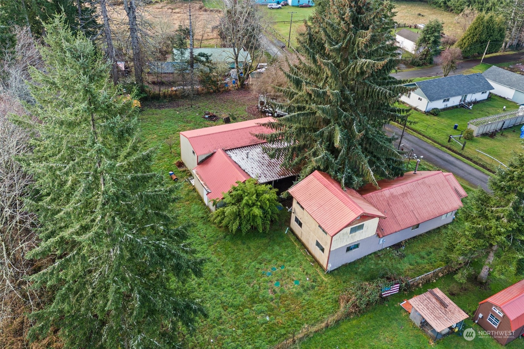 32 Fairley Street Raymond, WA 98577 - Photo 2 of 34