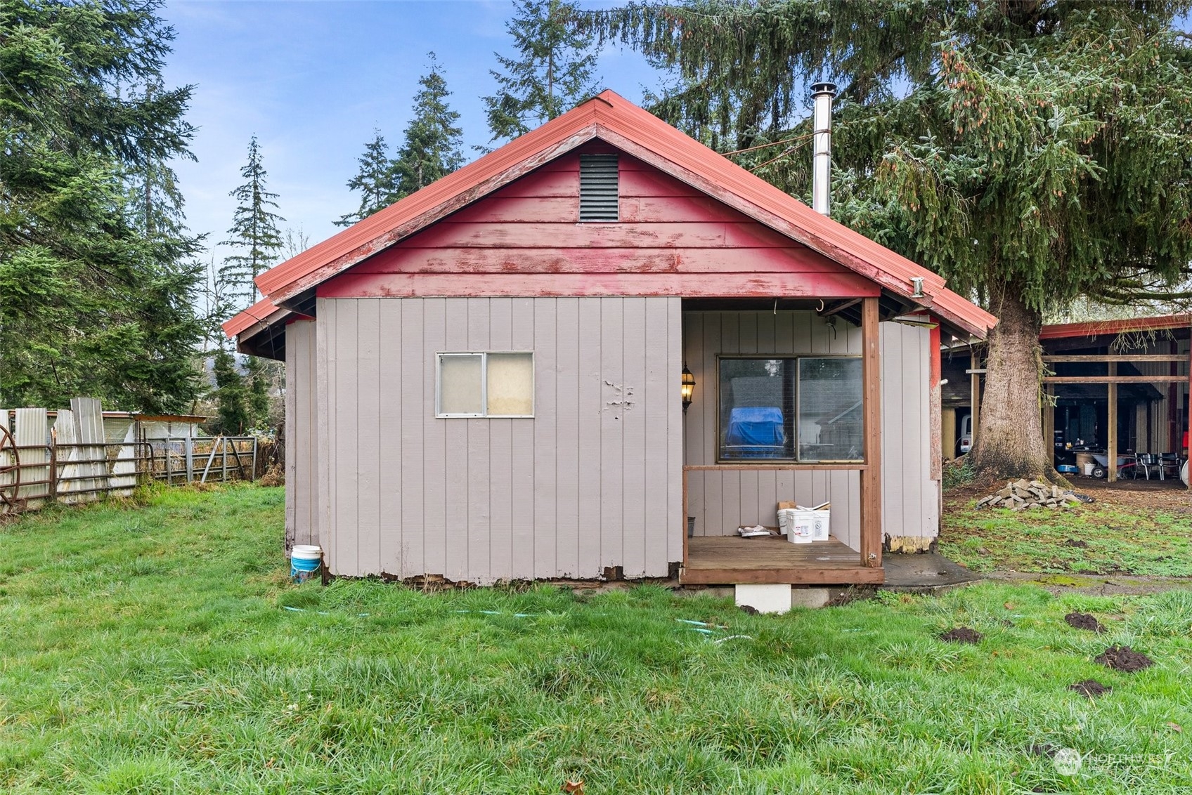 32 Fairley Street Raymond, WA 98577 - Photo 3 of 34