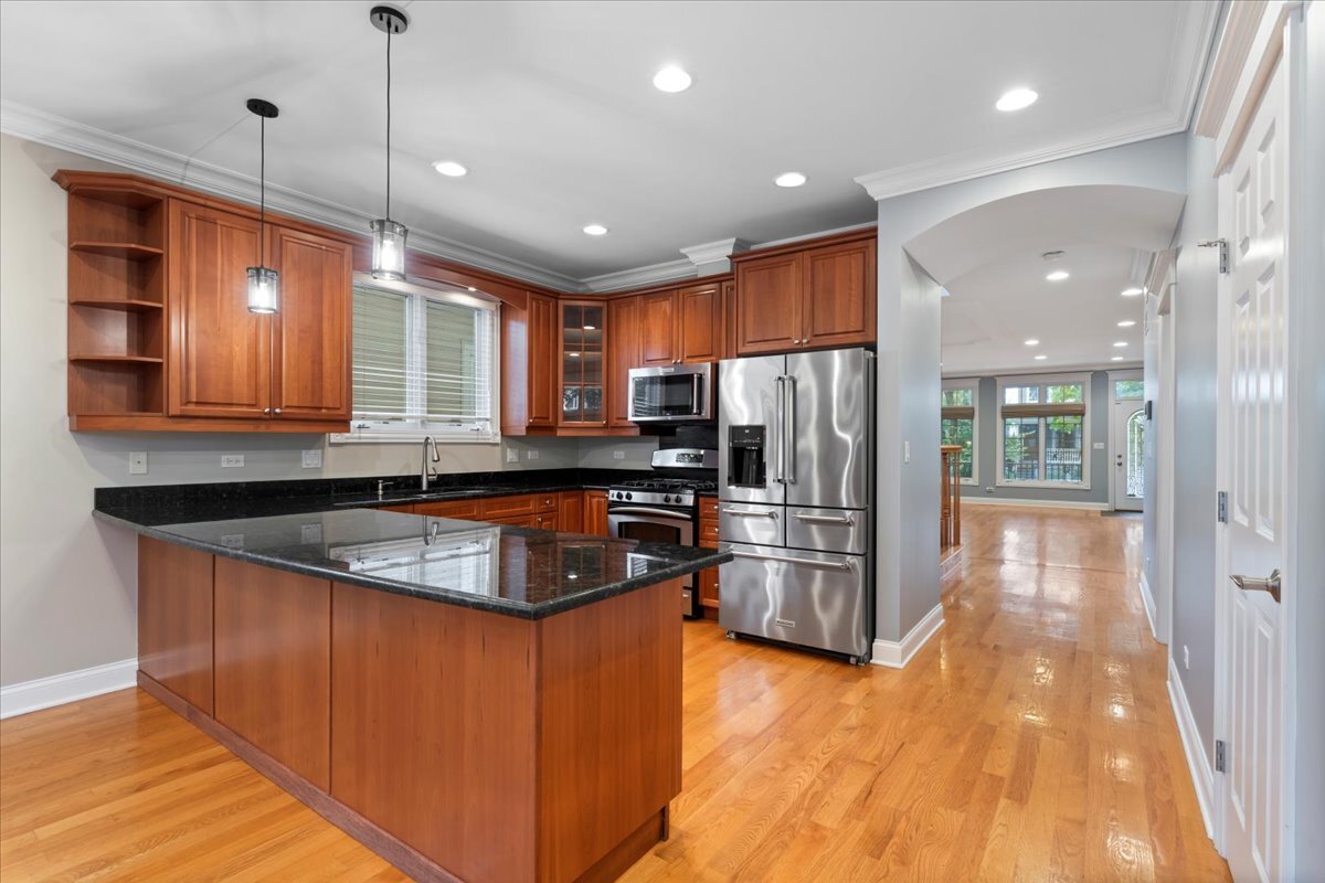 4340 North St Louis Avenue Chicago, IL 60618 - Photo 11 of 47