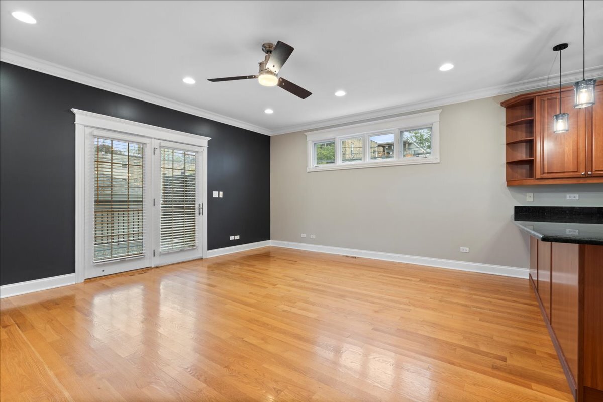 4340 North St Louis Avenue Chicago, IL 60618 - Photo 12 of 47