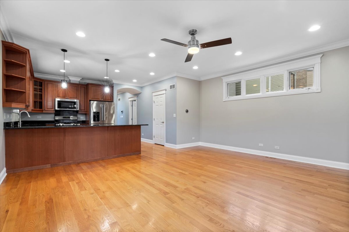 4340 North St Louis Avenue Chicago, IL 60618 - Photo 15 of 47