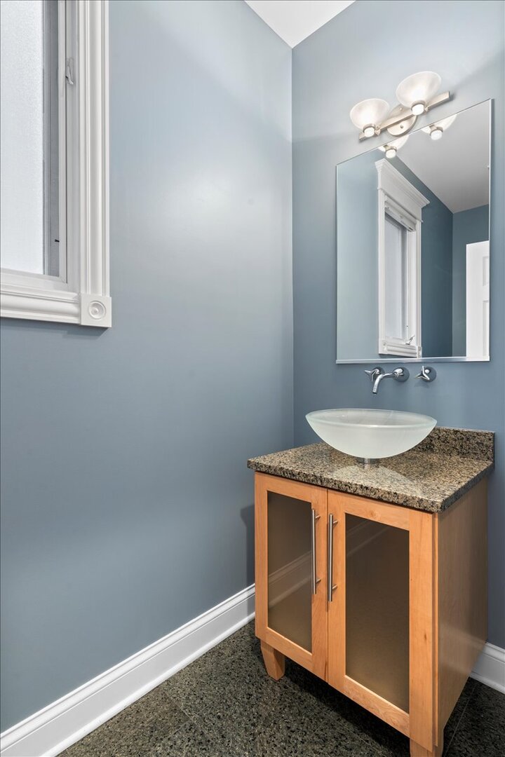 4340 North St Louis Avenue Chicago, IL 60618 - Photo 16 of 47