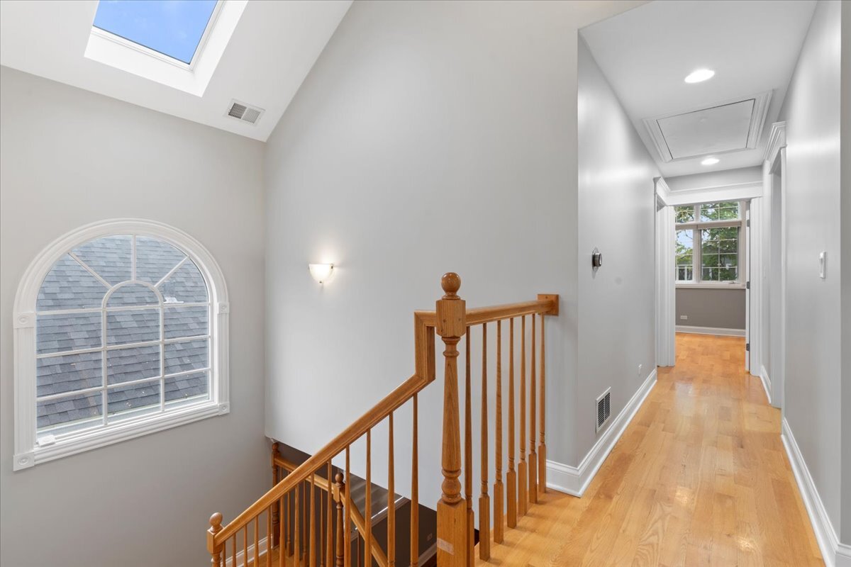 4340 North St Louis Avenue Chicago, IL 60618 - Photo 17 of 47