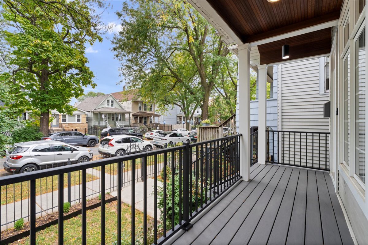 4340 North St Louis Avenue Chicago, IL 60618 - Photo 3 of 47