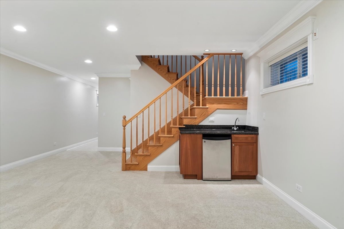 4340 North St Louis Avenue Chicago, IL 60618 - Photo 31 of 47