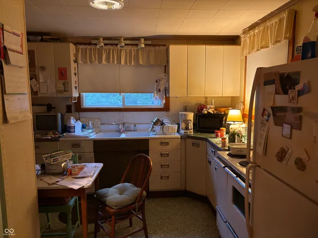 $199,000 | 3856 West Old US 40, West Terre Haute, IN 47885