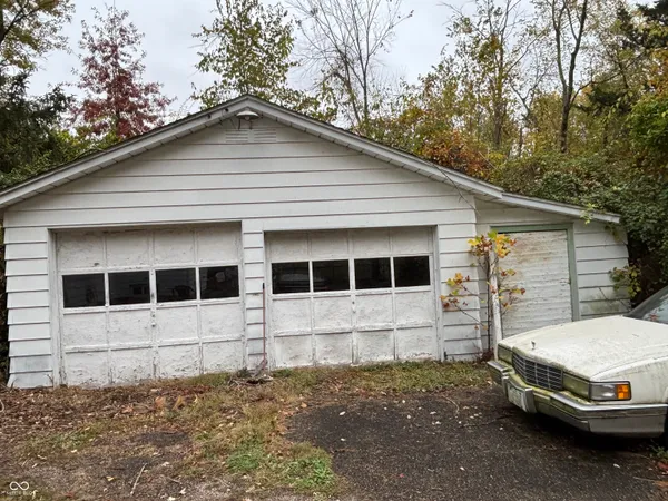 $189,000 | 3856 West Old US 40, West Terre Haute, IN 47885