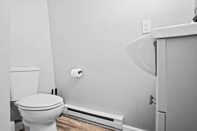 a view of backyard of the house