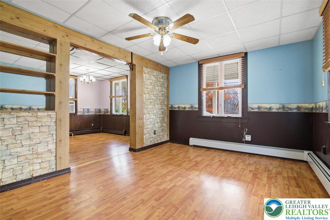 286 Oak Road Bangor, PA 18013 - Photo 13 of 67 Ceiling Fan