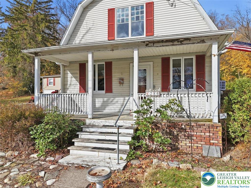 286 Oak Road Bangor, PA 18013 - Photo 2 of 67 Welcoming Front Porch