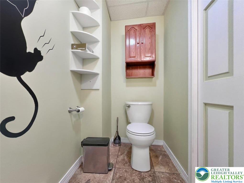 286 Oak Road Bangor, PA 18013 - Photo 23 of 67 First floor Full Bath with Pocket Door