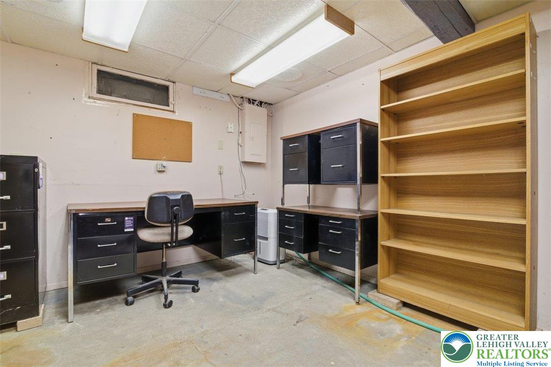 286 Oak Road Bangor, PA 18013 - Photo 39 of 67 A future office?