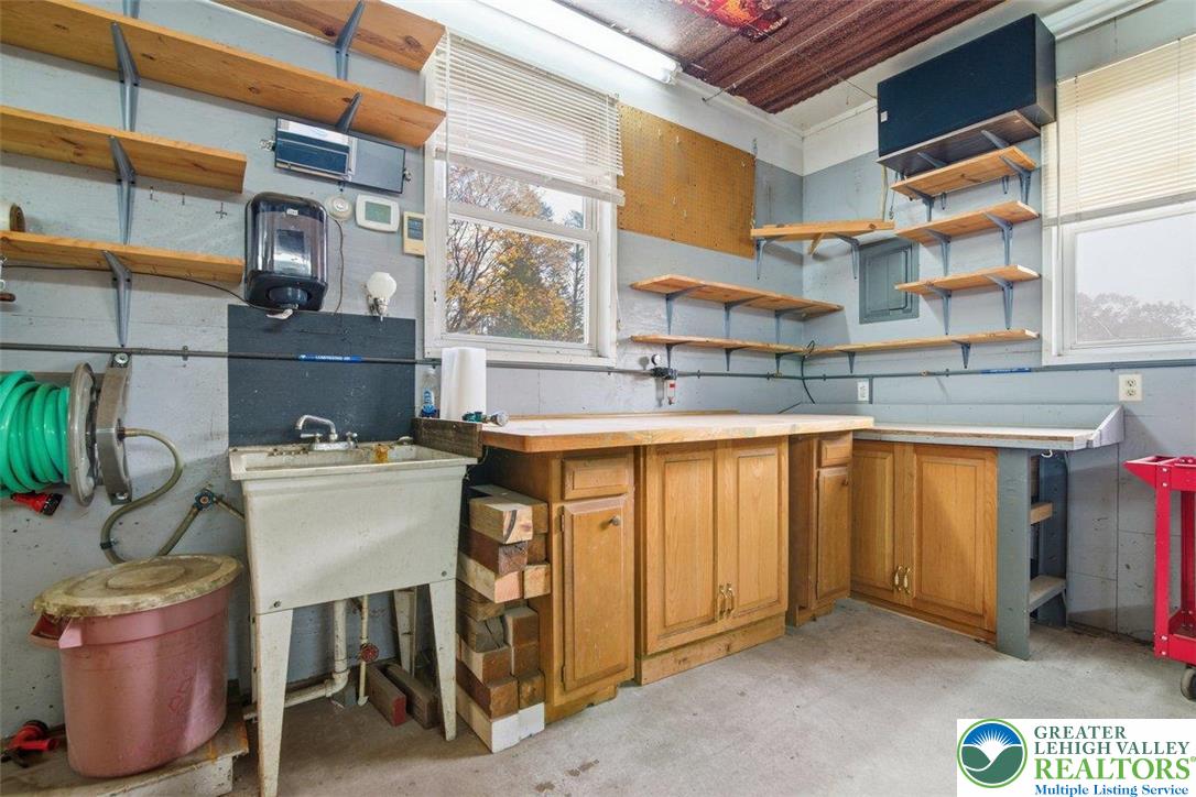 286 Oak Road Bangor, PA 18013 - Photo 49 of 67 Heated and cooled