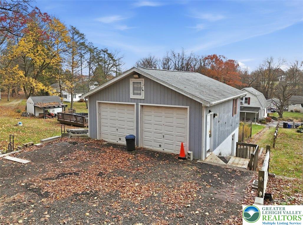 286 Oak Road Bangor, PA 18013 - Photo 58 of 67 Double bay garage with Storage Above