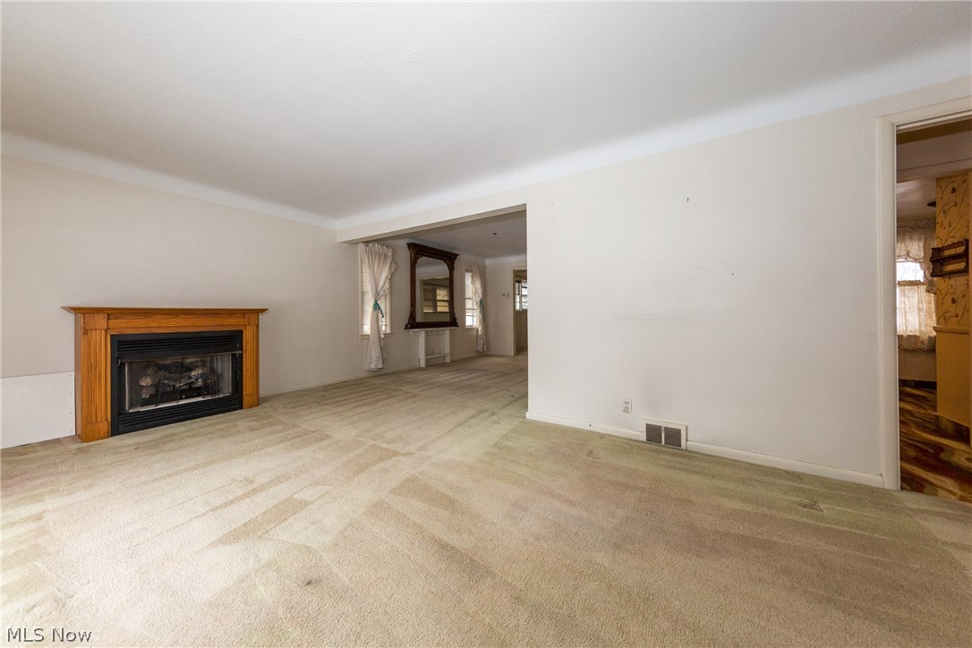 2267 Edgerton Road Cleveland, OH 44118 - Photo 2 of 33