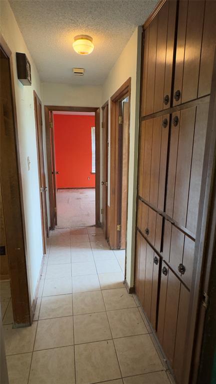 415 Meadowlark Trail Springtown, TX 76082 - Photo 17 of 35 a view of an entryway