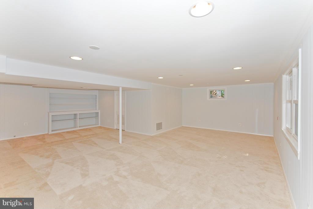 2206 Ross Road Silver Spring, MD 20910 - Photo 22 of 30 Interior (General)