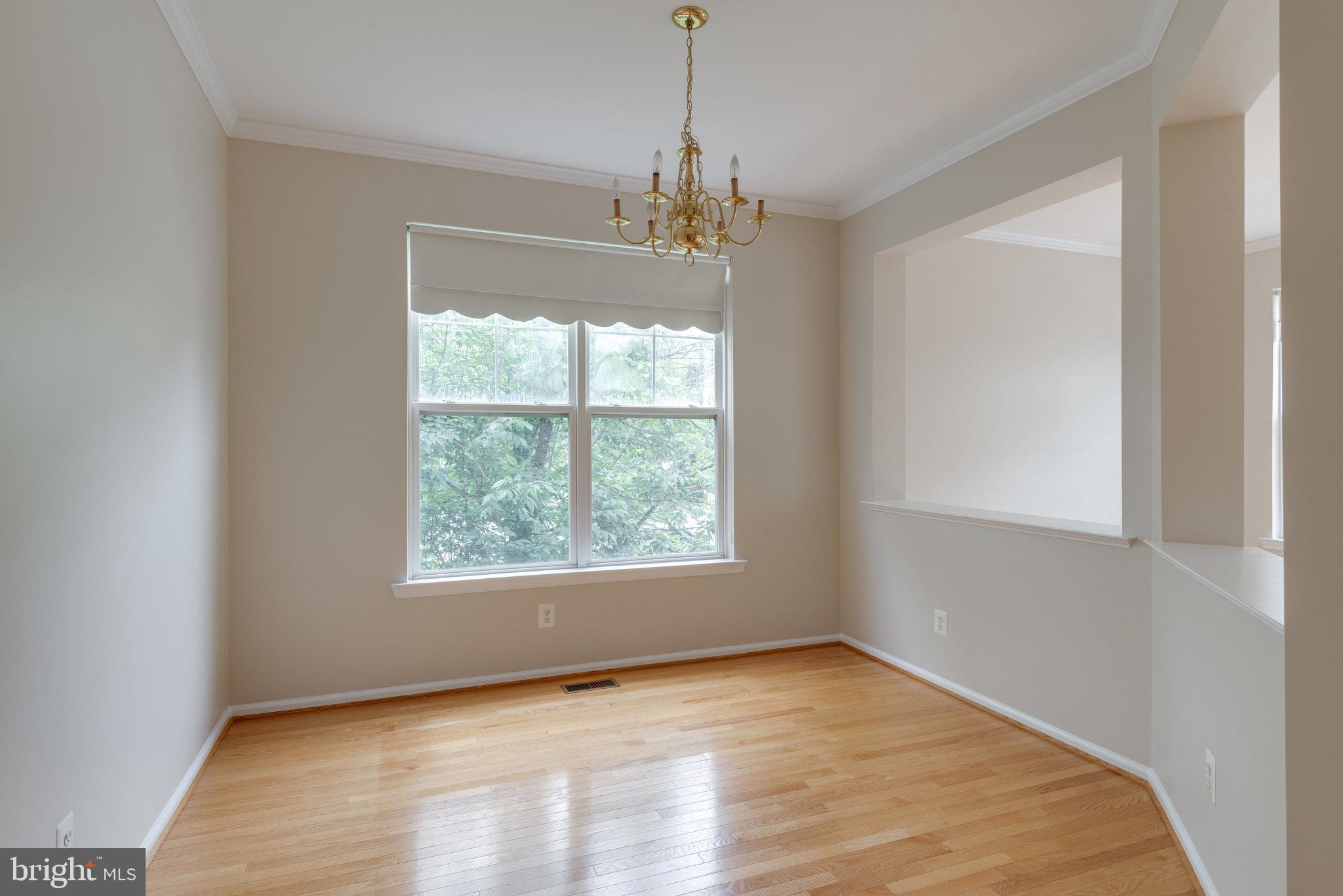 43146 Huntsman Square Broadlands, VA 20148 - Photo 11 of 31 Main level dining room